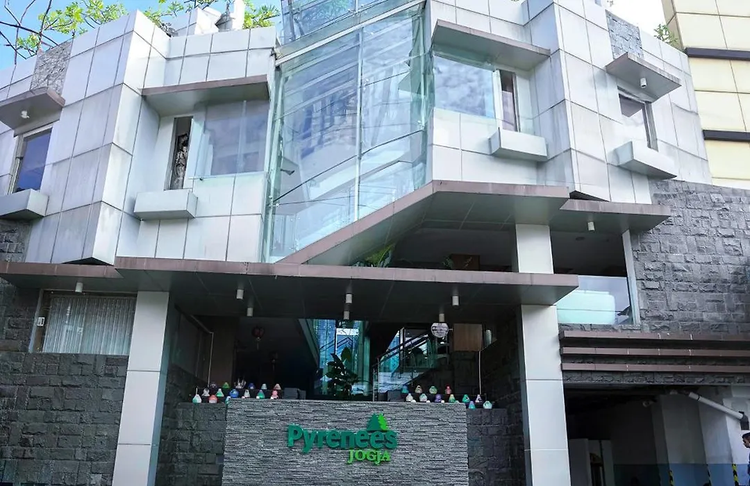 Pyrenees Malioboro Hotel-1